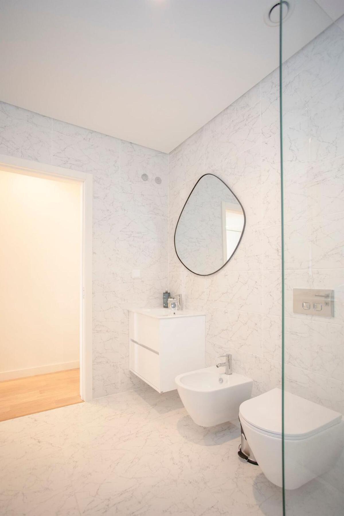 Liiiving In - Design Apartment