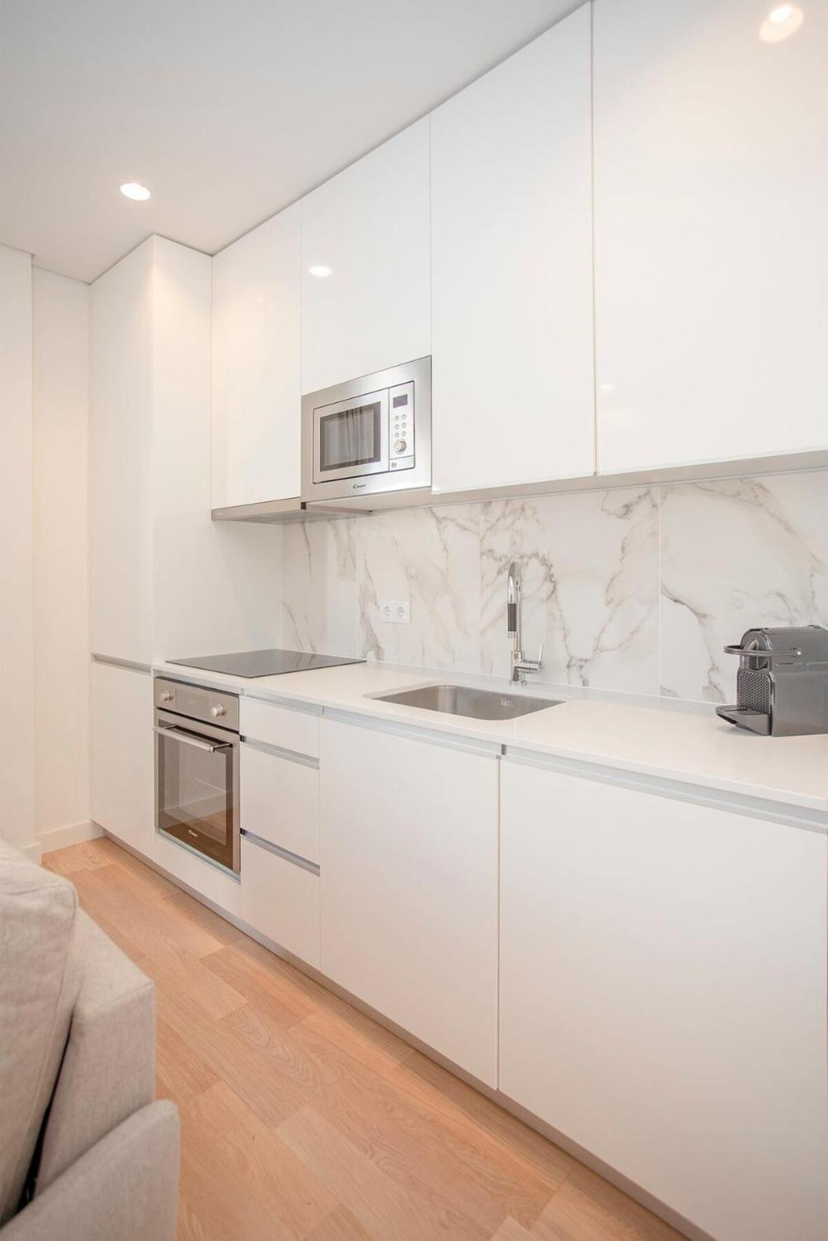 Liiiving In - Design Apartment